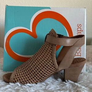 Baretraps size 9.5 tan heels.